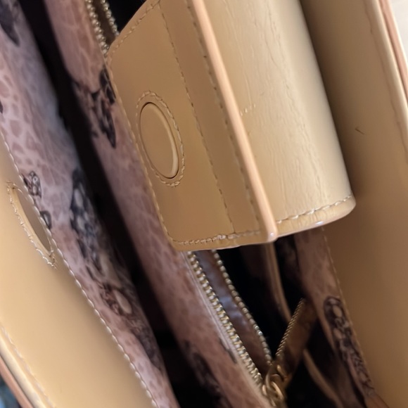 Ted Baker Nude Vinyl Top Handle Handbag Purse - Picture 2 of 4